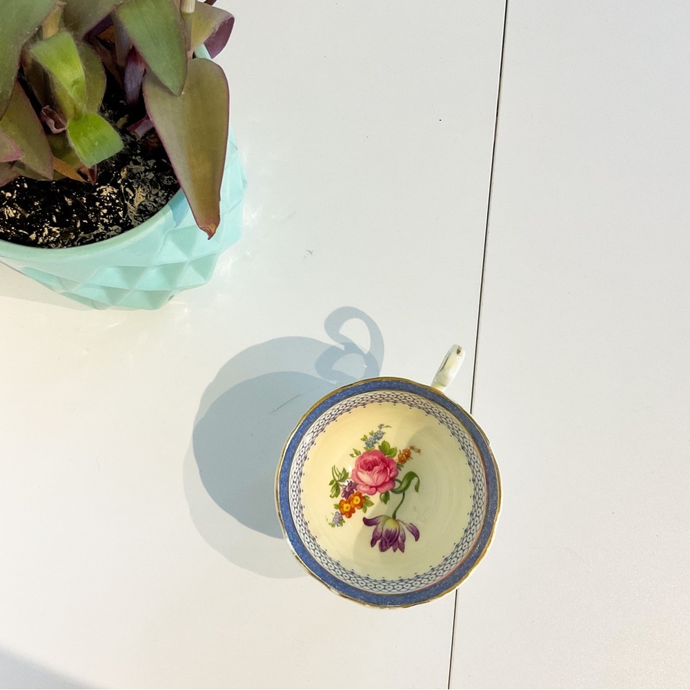 AYNSLEY Blue Lace Floral Tea Cup Cream & Gold | English Bone China - Picture 5 of 8